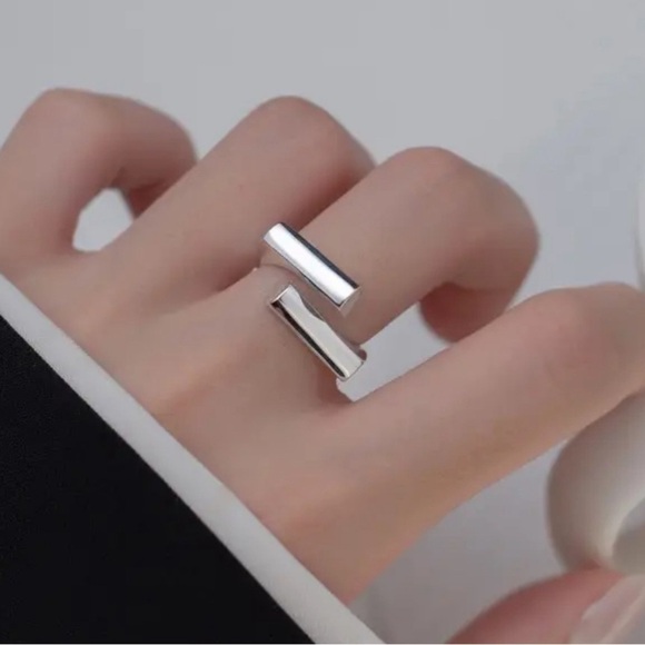 Silver Ring modern Ring adjustable New Stylish 🔥🔥 - Picture 2 of 4